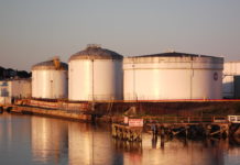 US Census: Suffolk County was the fastest growing county in Massachusetts Oil Tanks Chelsea Creek Stock Photography