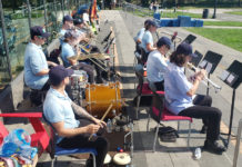A delight! The Roma Band entertains on the Greenway